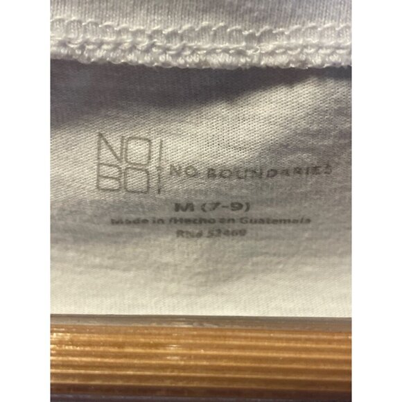 No Boundaries White Short Sleeve Scoop Neck Juniors Top SZ Medium - Picture 5 of 7